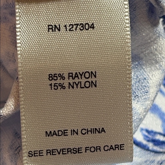 NWT John Mark Women’s Plus Size 3X Blue and White Geometric Button UP Hi-Lo Top - Picture 5 of 7